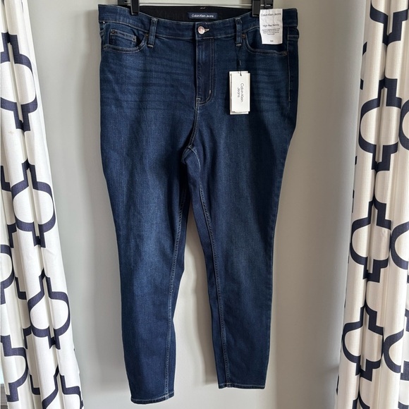 NWT Calvin Klein Women's Plus Size Hi Rise Skinny Denim, 16W - Picture 1 of 8